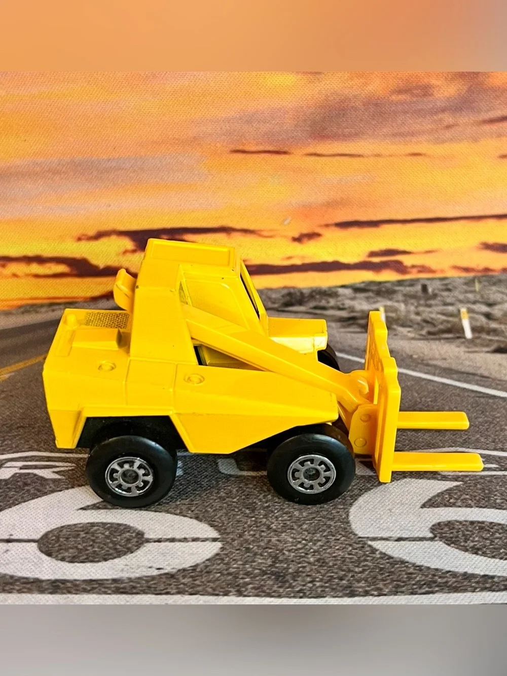 Matchbox Lesney #48 Sambron Jacklift Yellow England Base 1977